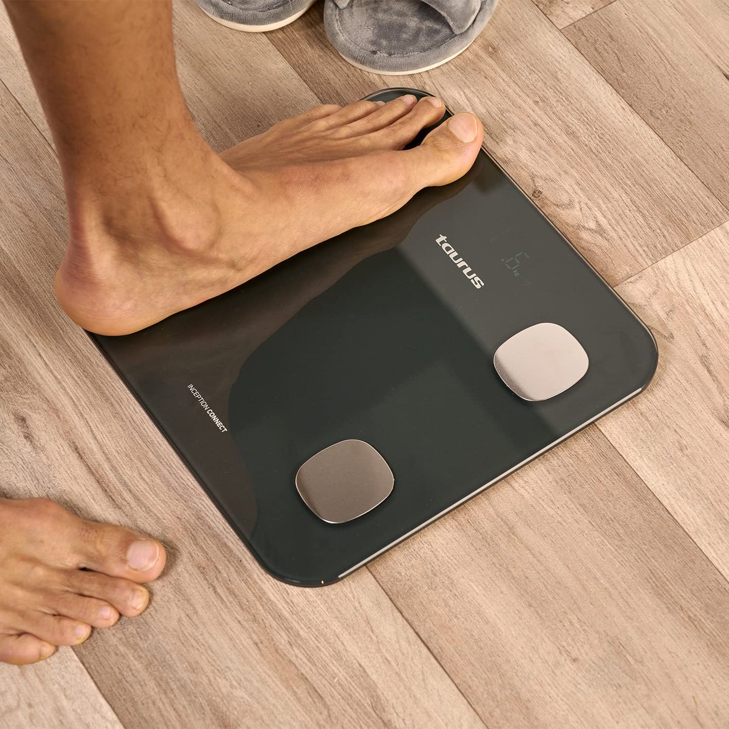 Taurus Inception Connect Smart Bathroom Scale, Bluetooth Connectivity, App Taurus Connect, Multiple Measurements such as:% Body Fat,% Muscle Mass,% Bone Mass